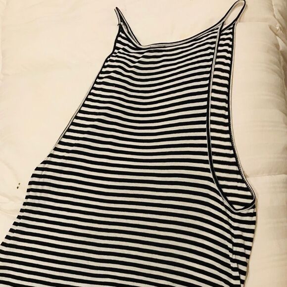 Black/White striped tank top with open sides 🕊 - Picture 3 of 3